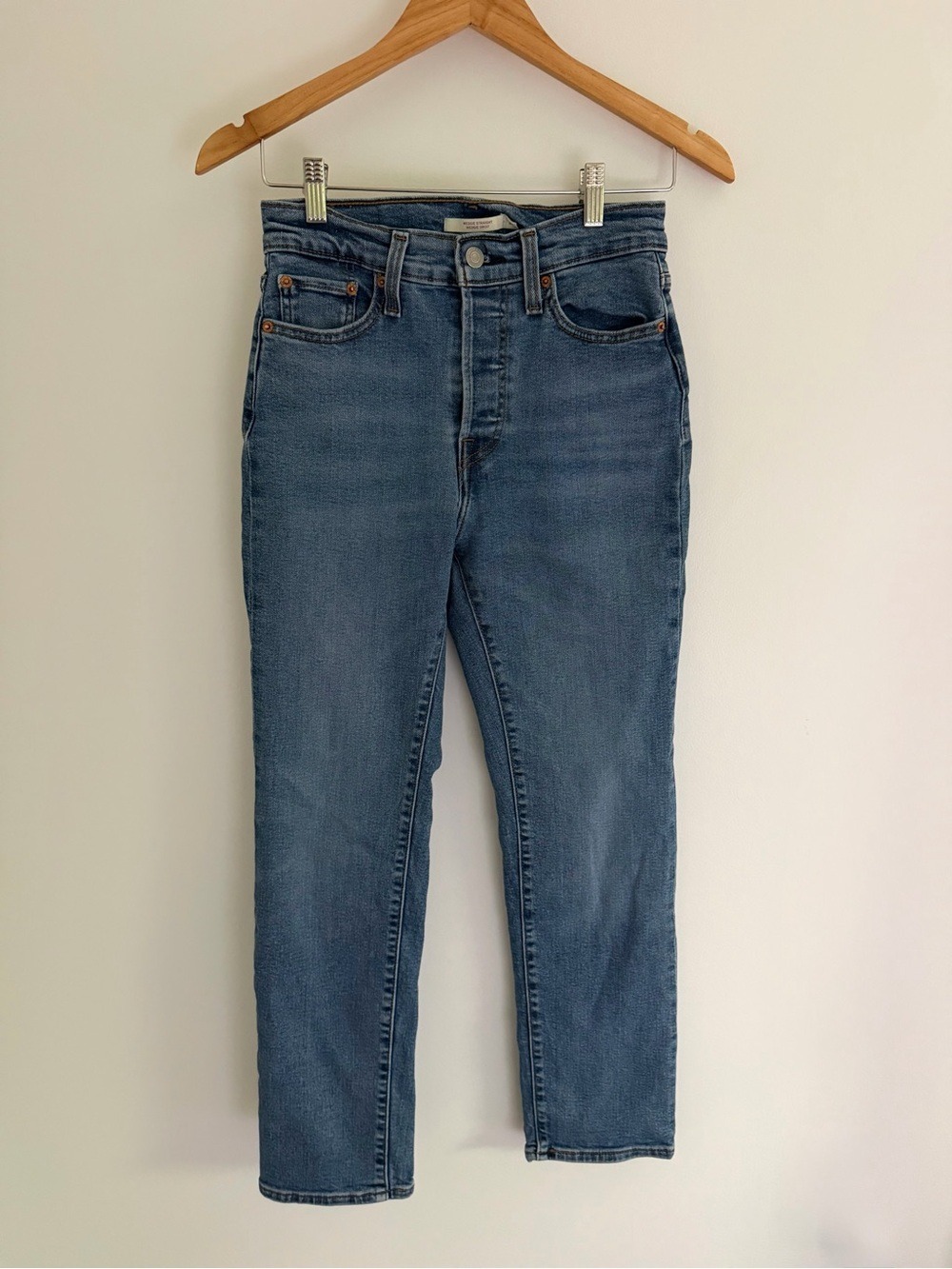 Levi’s Wedgie Straight Jeans Women’s 27 High Rise Light Wash Button Fly Denim